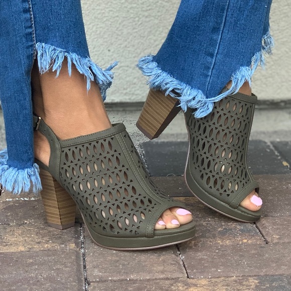 Olive Green Perforated Block Heel Peep Toe Sandal - Picture 7 of 8